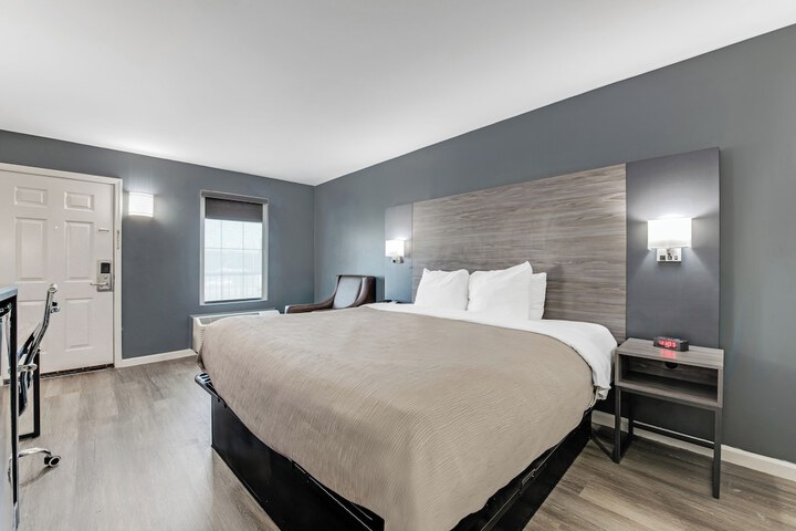 Room 21 of 35