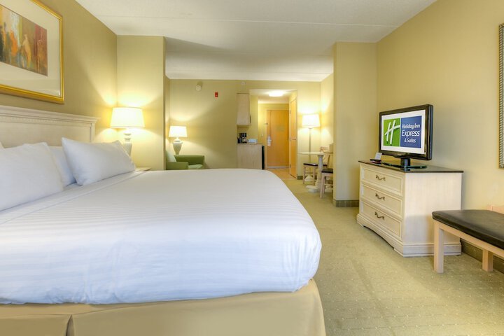 Room 34 of 48