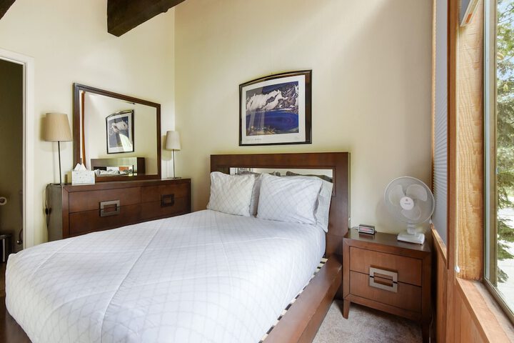 Enjoy Forest Views Retreat at Kingswood Village!