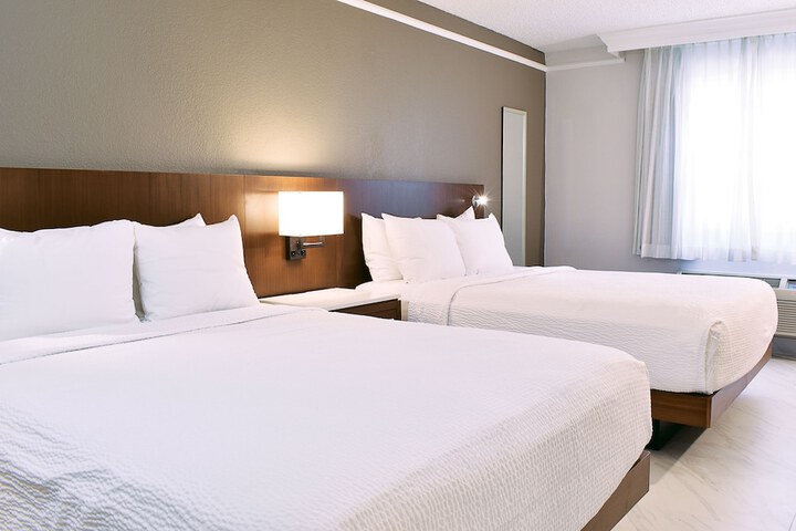 Room 9 of 28