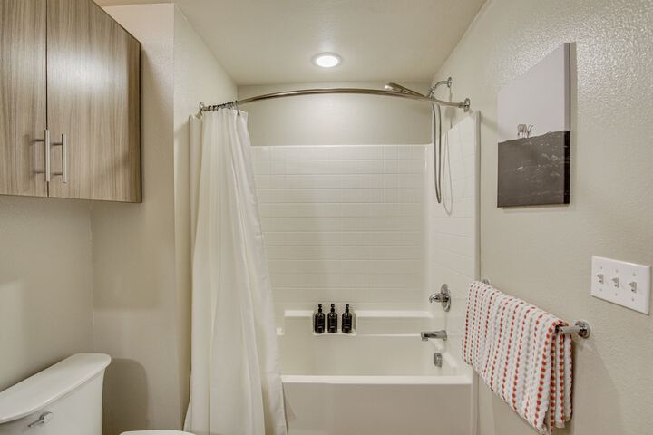 By Seaport Village & Navy Base! Chic Condo w / Pool