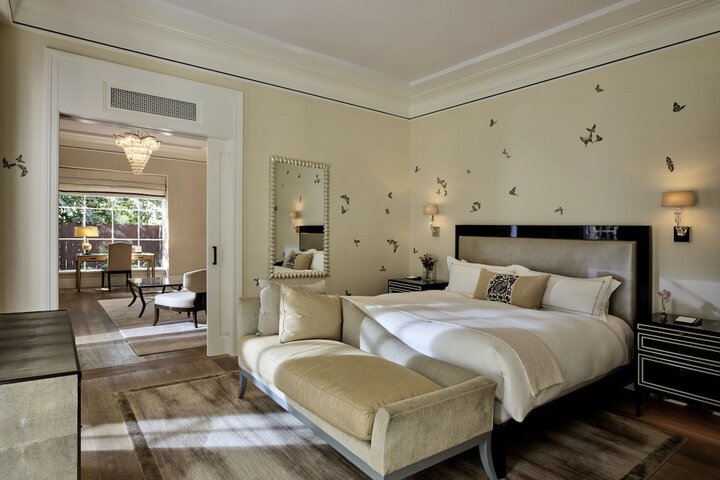 Room 44 of 153