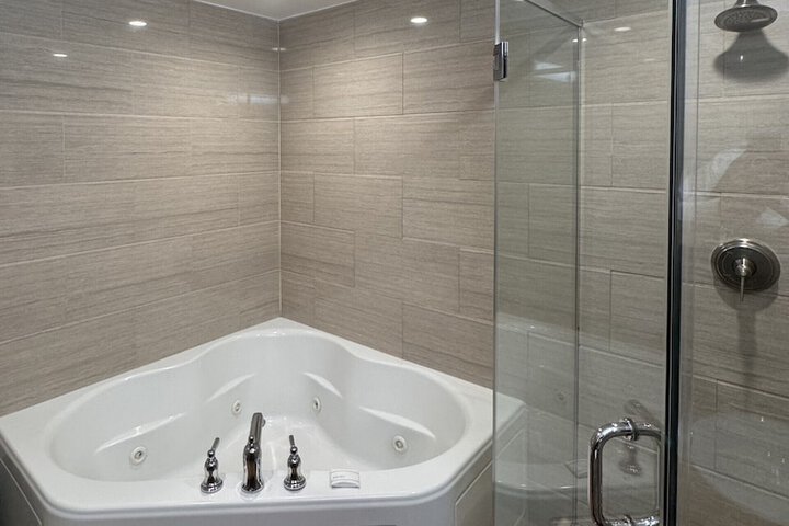 Ramada by Wyndham Flushing Queens
