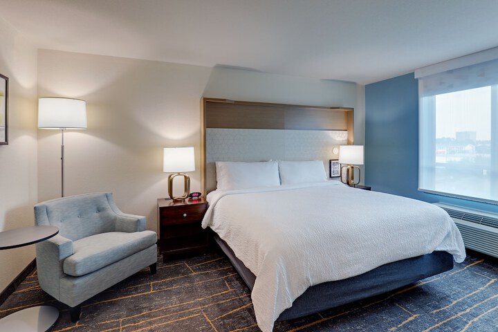 Room 32 of 73