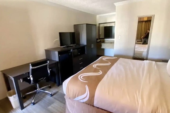 Room 7 of 15