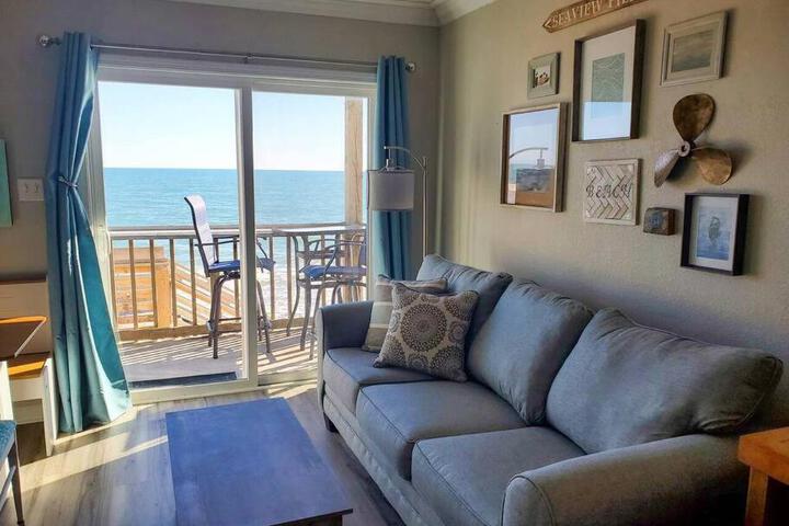 Sand & Sea: Beach Views For Miles!