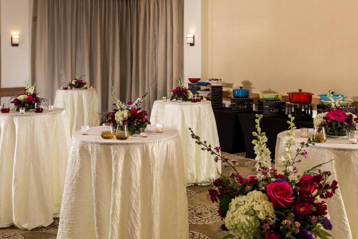 Ballroom/Hall 34 of 36