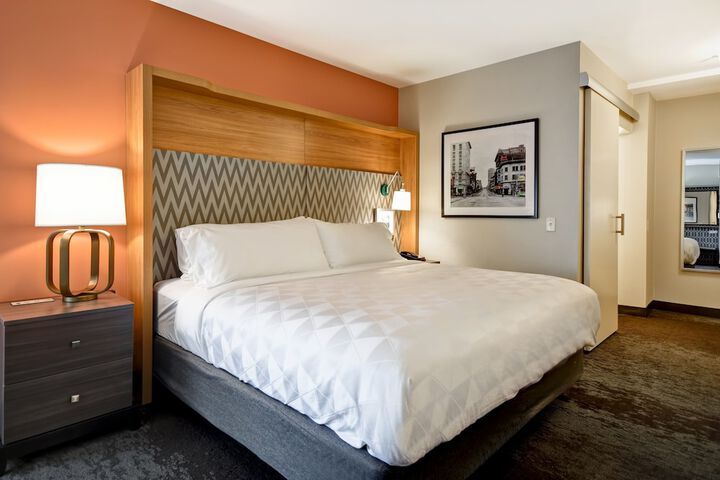 Room 44 of 93
