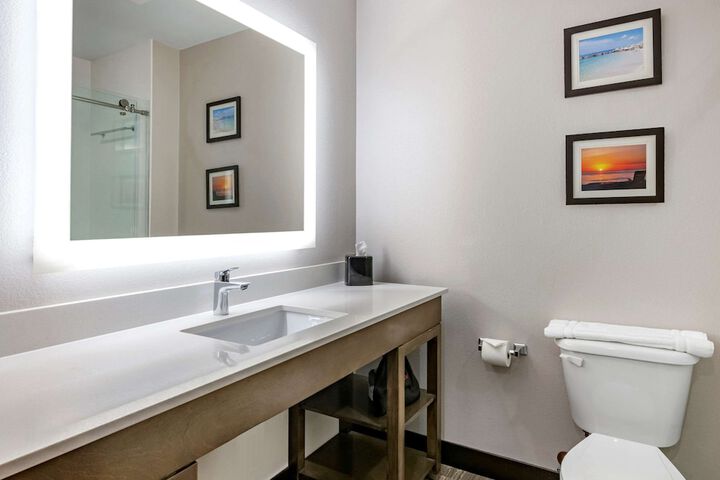 Comfort Suites Fort Lauderdale Airport & Cruise Port