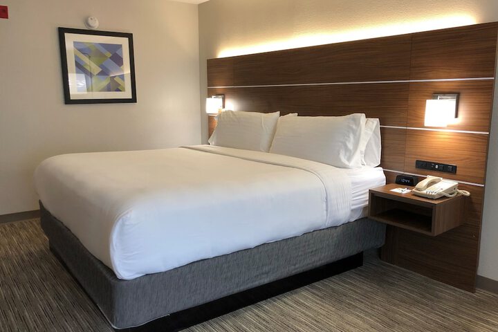Room 25 of 47