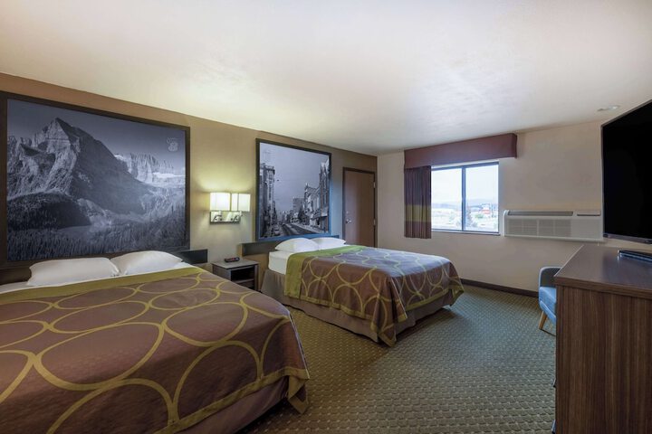 Room 13 of 27