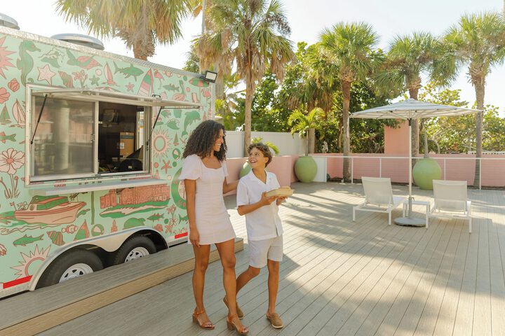 Beach House Suites by the Don CeSar