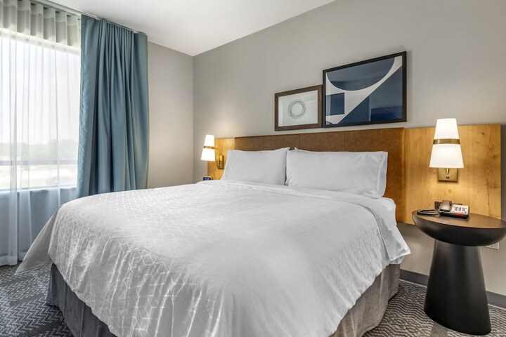 Staybridge Suites Dallas Grand Prairie by IHG
