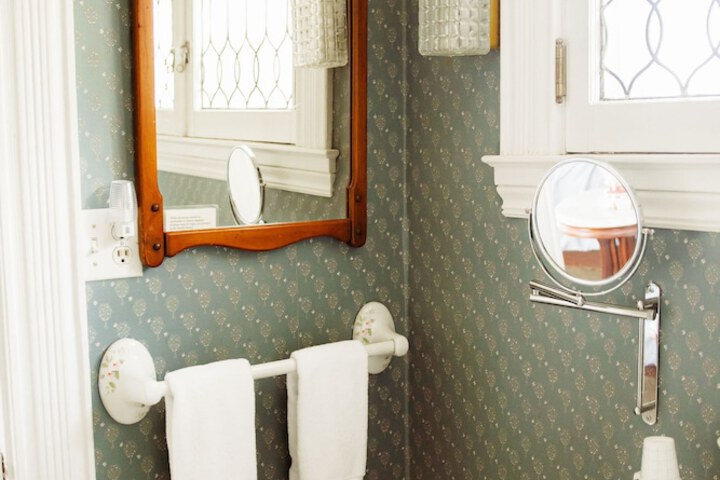 Hudson Manor Bed and Breakfast