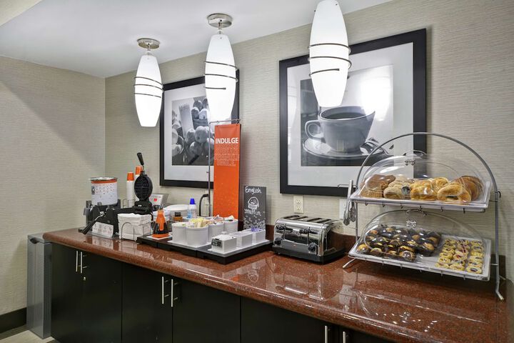 Breakfast/Coffee Service 31 of 38
