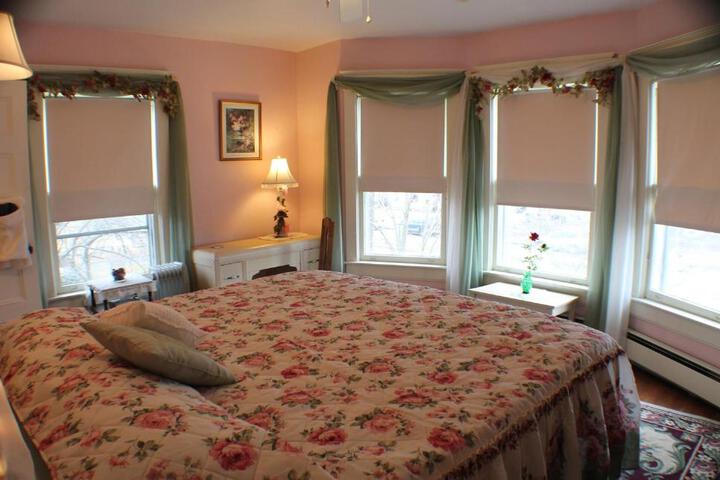 The White Birch Inn