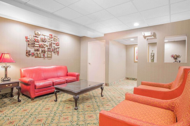 Days Inn by Wyndham Greenville