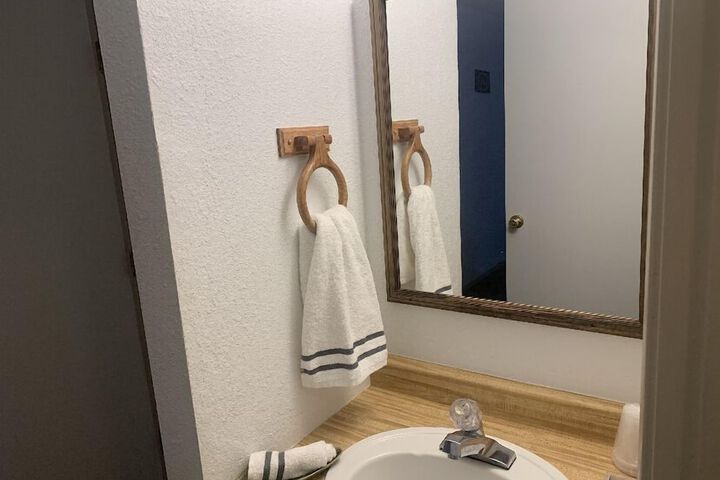 Room 121 of 158