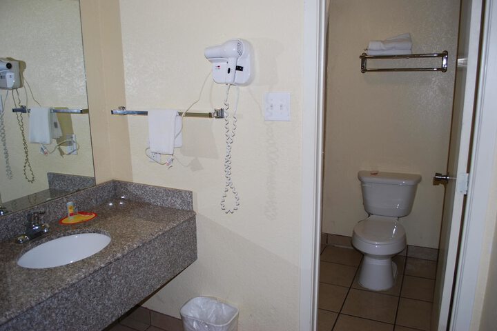 Room 20 of 32