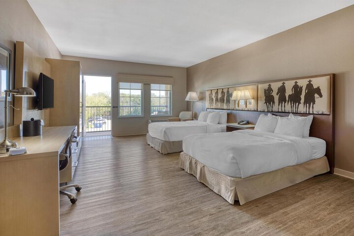 Best Western Bandera Suites & Saloon