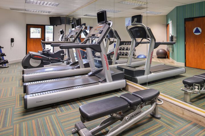 Holiday Inn Express & Suites Elk Grove Central - Hwy 99 by IHG
