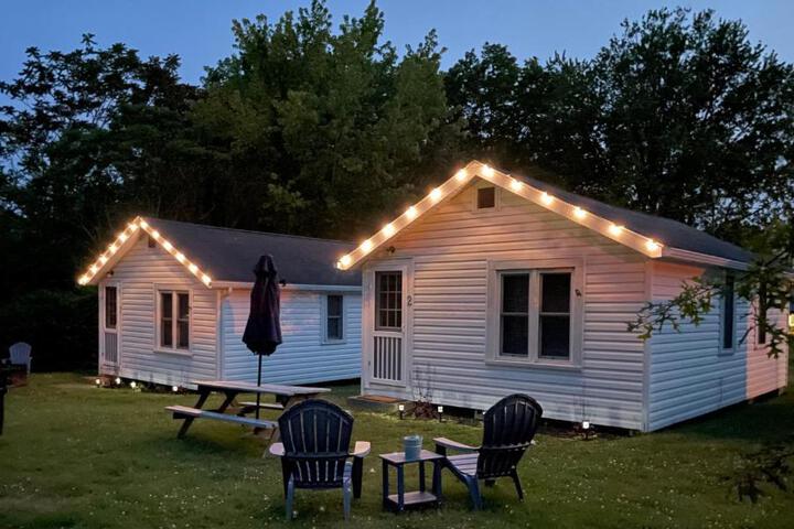 Drop Anchor Cottages and Lake House