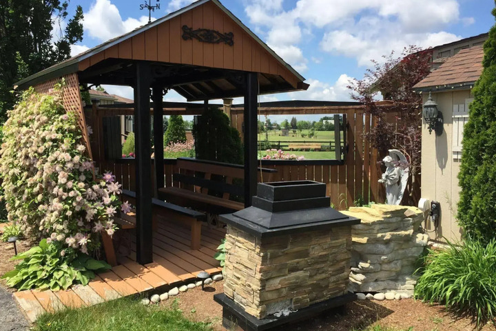 SERENITY RANCH BED & BREAKFAST
