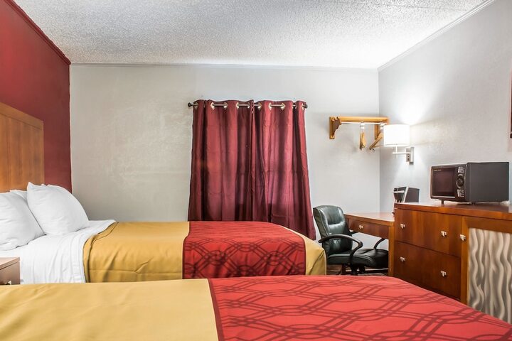 Room 9 of 26