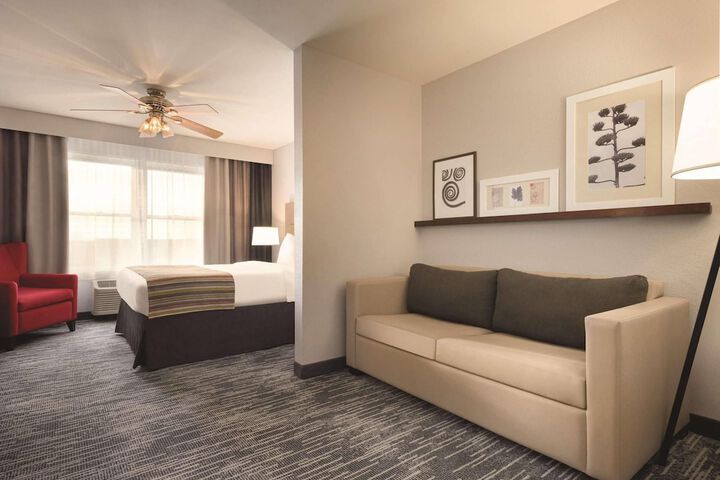 Country Inn & Suites by Radisson Galena, IL