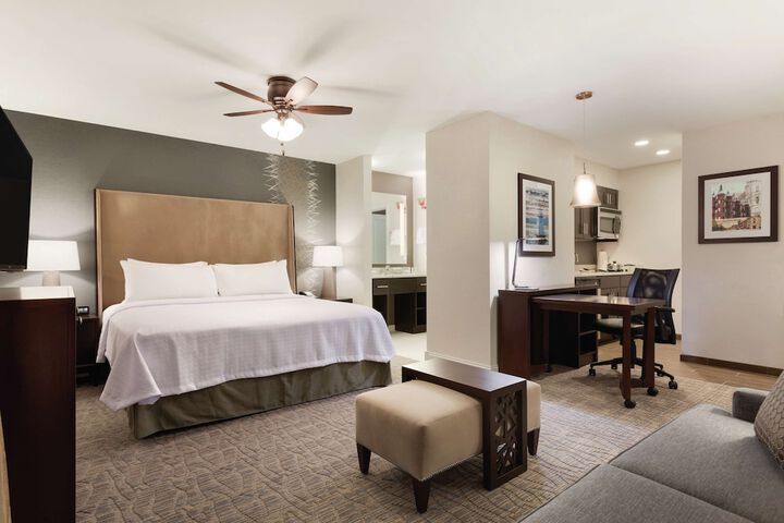 Room 10 of 26