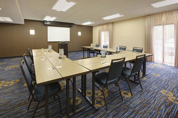 Courtyard by Marriott Atlanta Marietta / I-75 North