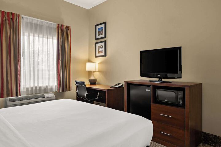 Room 46 of 83