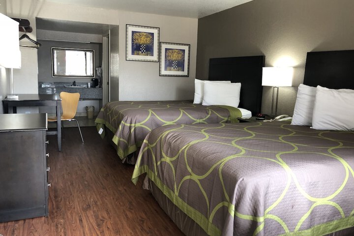 Room 37 of 46