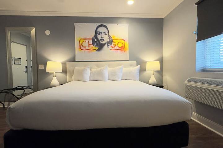 Room 17 of 46