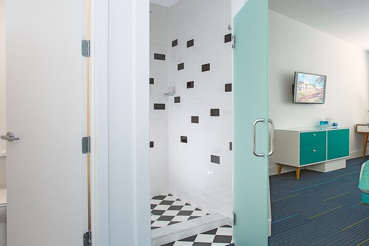 Room 42 of 67