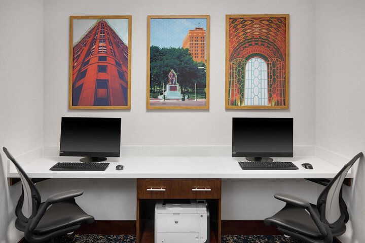 Hampton Inn & Suites Detroit / Troy