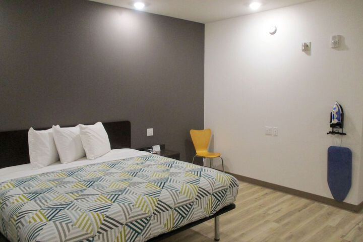 Room 27 of 29