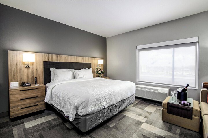 Room 28 of 48