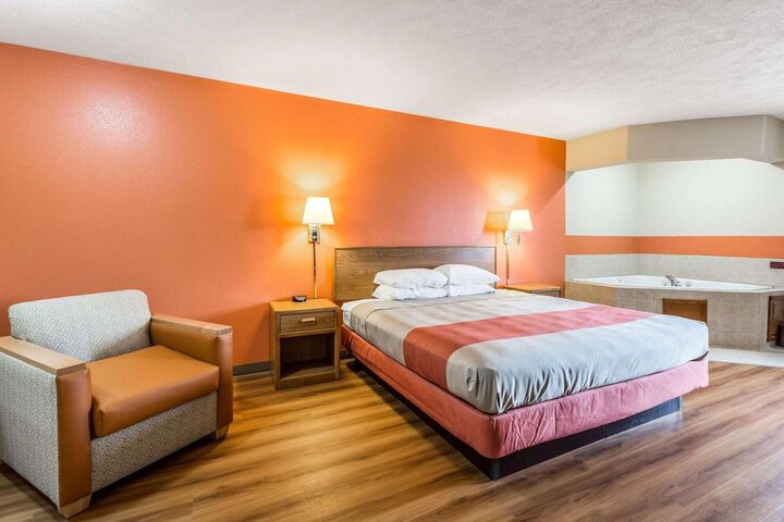 Motel 6 Percival IA