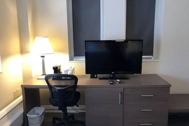 Room 30 of 40