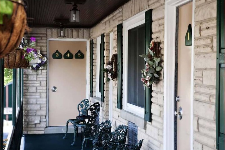 Hotel 5 of 76