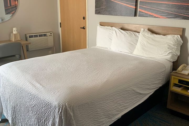 Days Inn by Wyndham Custer