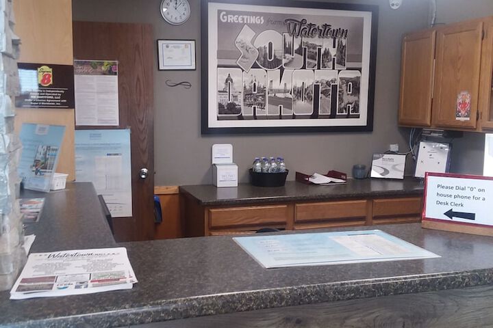 Super 8 by Wyndham Watertown