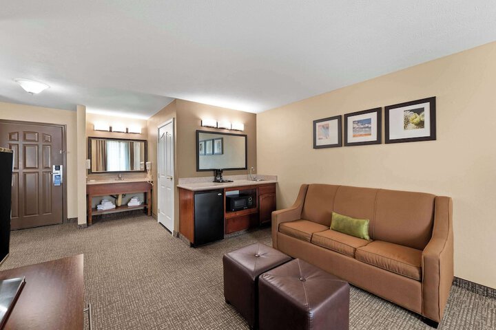 Room 43 of 66