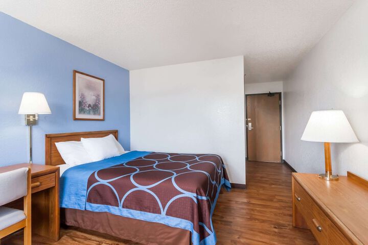 Room 5 of 14