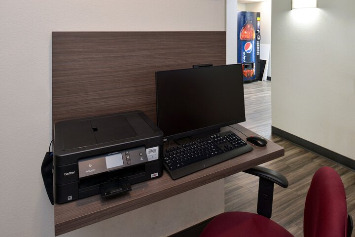 Business Center 76 of 81