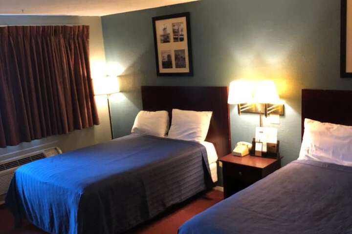 Room 19 of 38