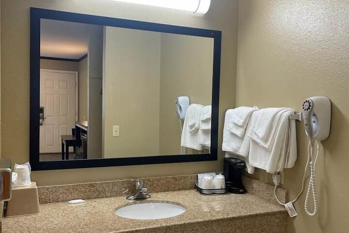 Super 8 by Wyndham Crescent City