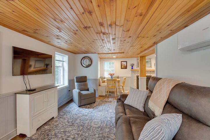 Charming Manheim Cottage w / On-site Animal Viewing