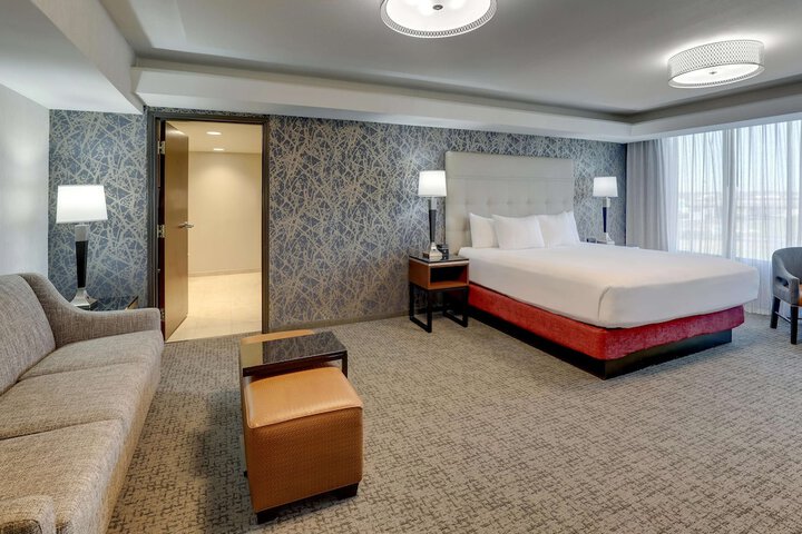 Room 27 of 61